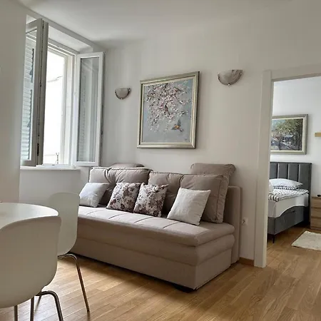 Old Town Apolon Luxury Lejlighed *