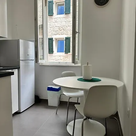 Old Town Apolon Luxury